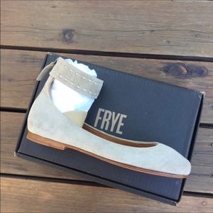 FRYE NEW Carson Ankle Strap Ballet Flat Ash Sz 9.5